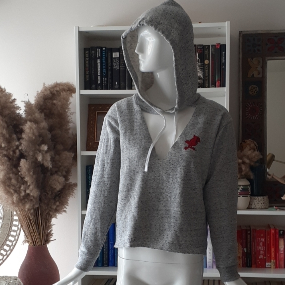 New Pink hoodie cut out details ISU P1610